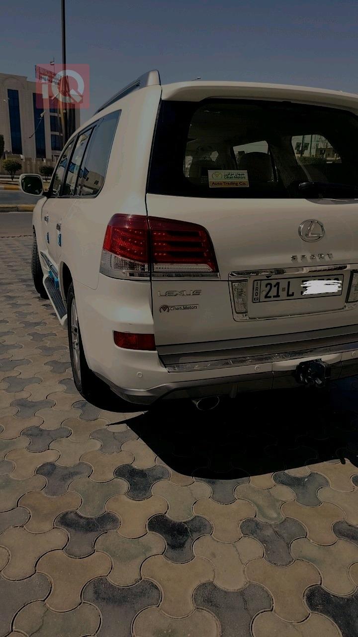 Lexus LX